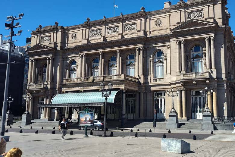 Teatro Colón in Plaza Lavalle
